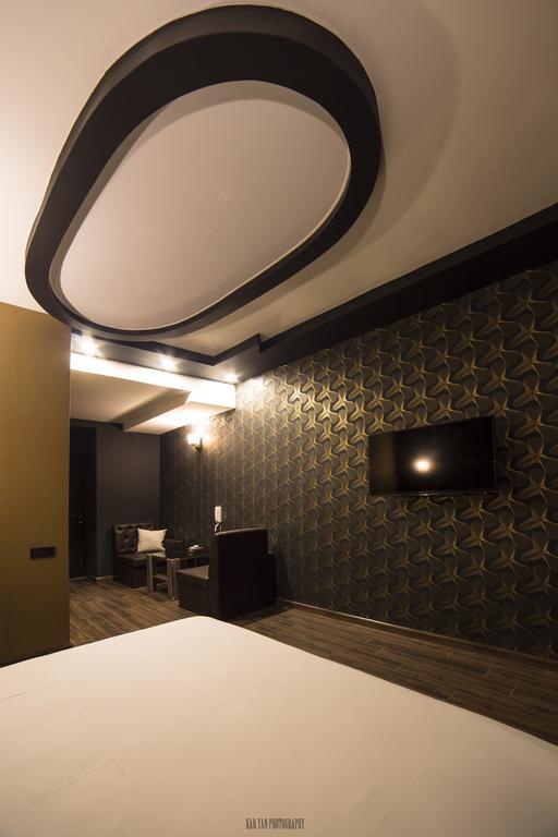 Voyage Hotel Jerevan Exteriör bild